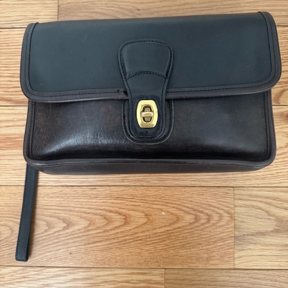 Vintage Coach Turnlock Clutch 9832 Black Leather Unisex
